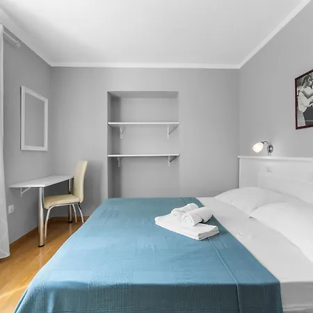 Hope - With Shared Pool Guest house
