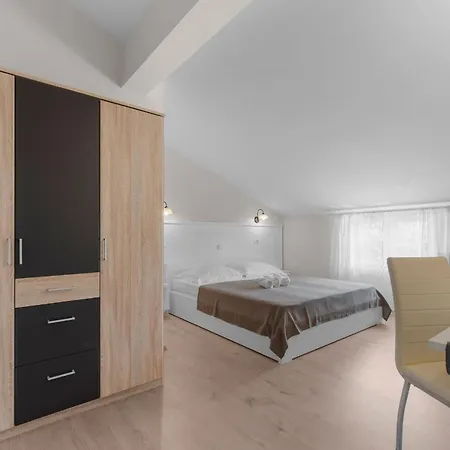 Hope - With Shared Pool Guest house 4*