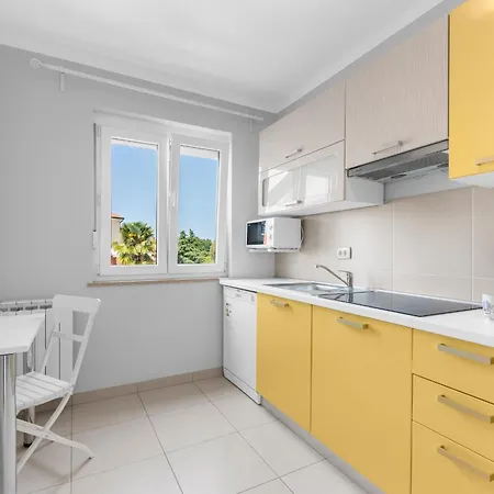 Hope - With Shared Pool Guest house 4*