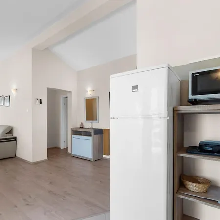 Guest house Hope - With Shared Pool 4*