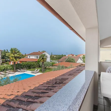 Hope - With Shared Pool Porec