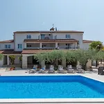 Hope - With Shared Pool Poreč