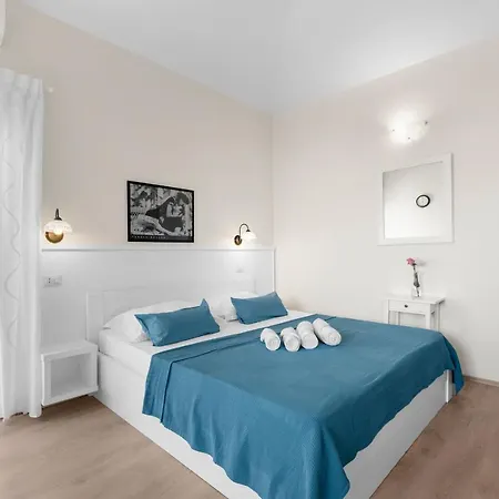 Hope - With Shared Pool Гостевой дом