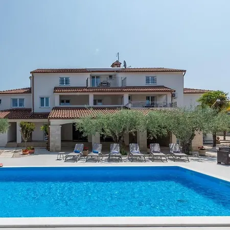 Hope - With Shared Pool Пореч