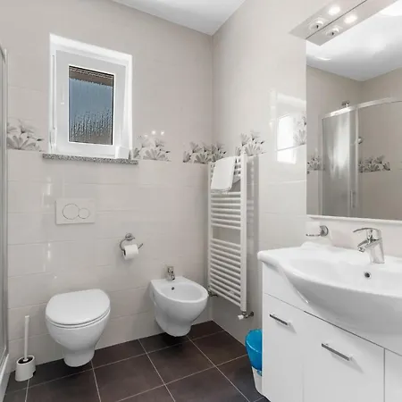 Hope - With Shared Pool Гостевой дом