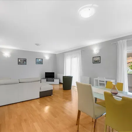 Hope - With Shared Pool 4* Poreč