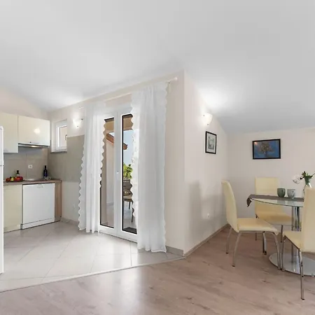 Hope - With Shared Pool Пореч