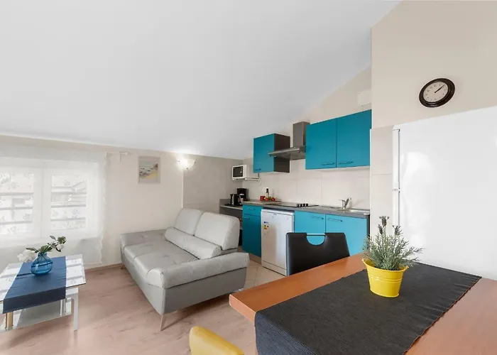 Hope - With Shared Pool 게스트하우스