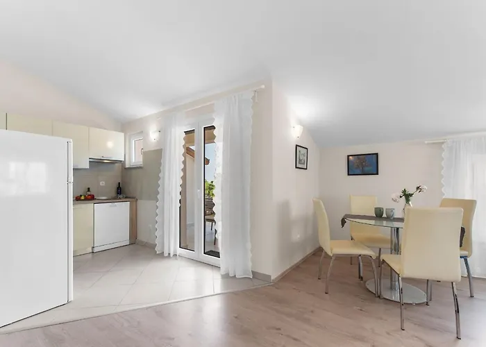 Hope - With Shared Pool 포레치