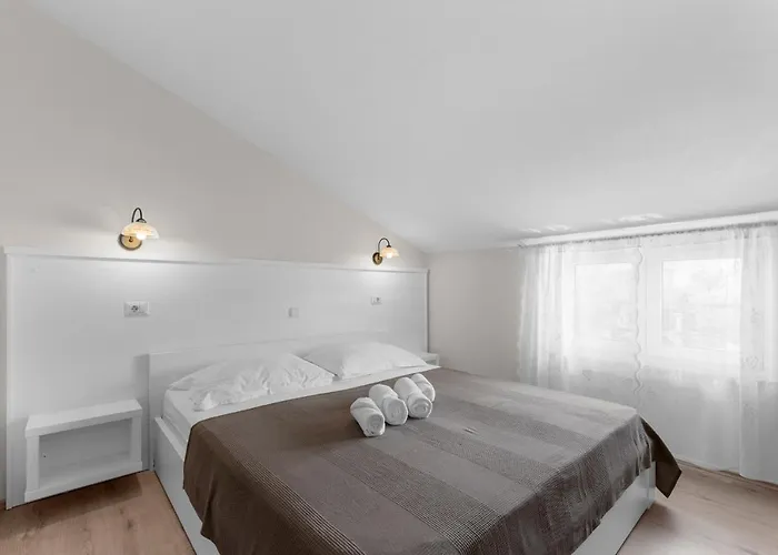 Hope - With Shared Pool 포레치