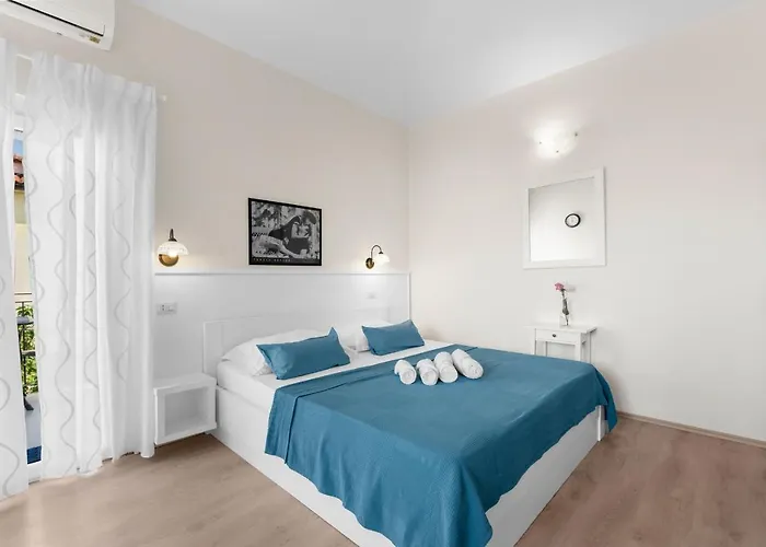 Hope - With Shared Pool 게스트하우스