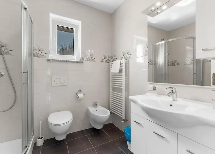 Hope - With Shared Pool 게스트하우스